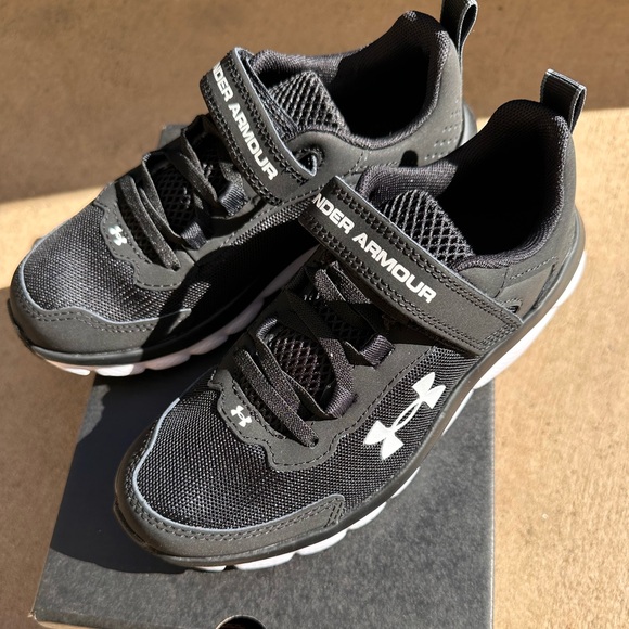 New Under Armour UA BOS Assert 9 AC - little kids - Picture 2 of 6